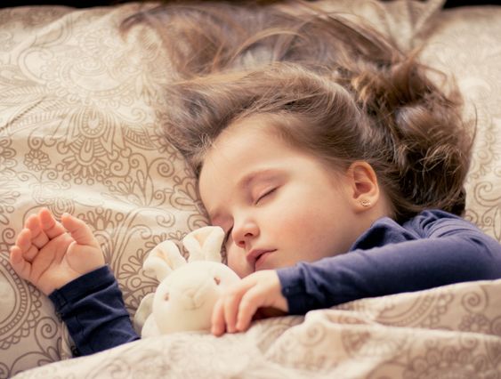 Çocukları Kendi Yataklarında Uyumaya Nasıl Alıştırabiliriz?